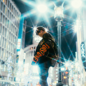 KTV包间多P在线播放
