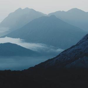 KTV包间多P在线播放
